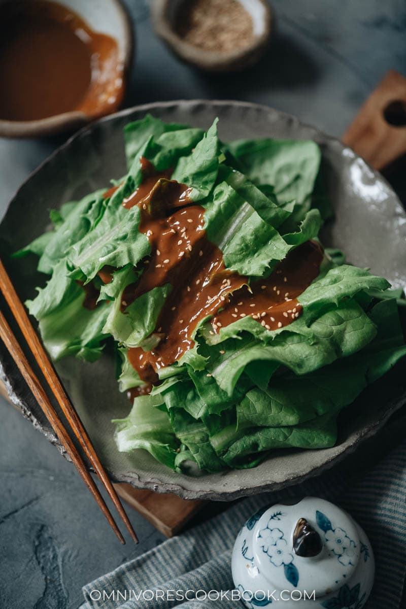 Celtuce Lettuce Leaves - Light and Dark (Bunch/100g)